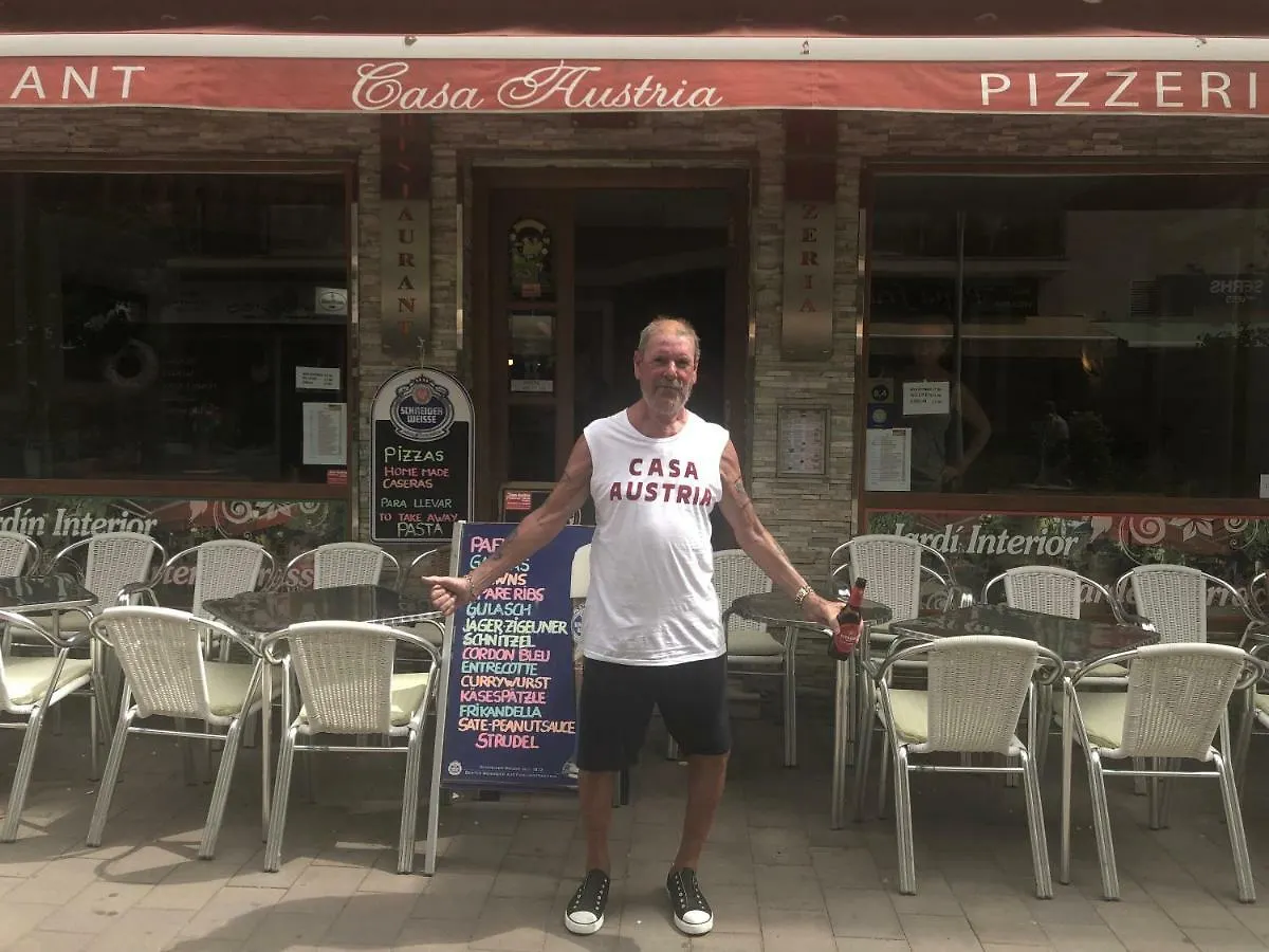 Pension Casa Austria Calella Guest house